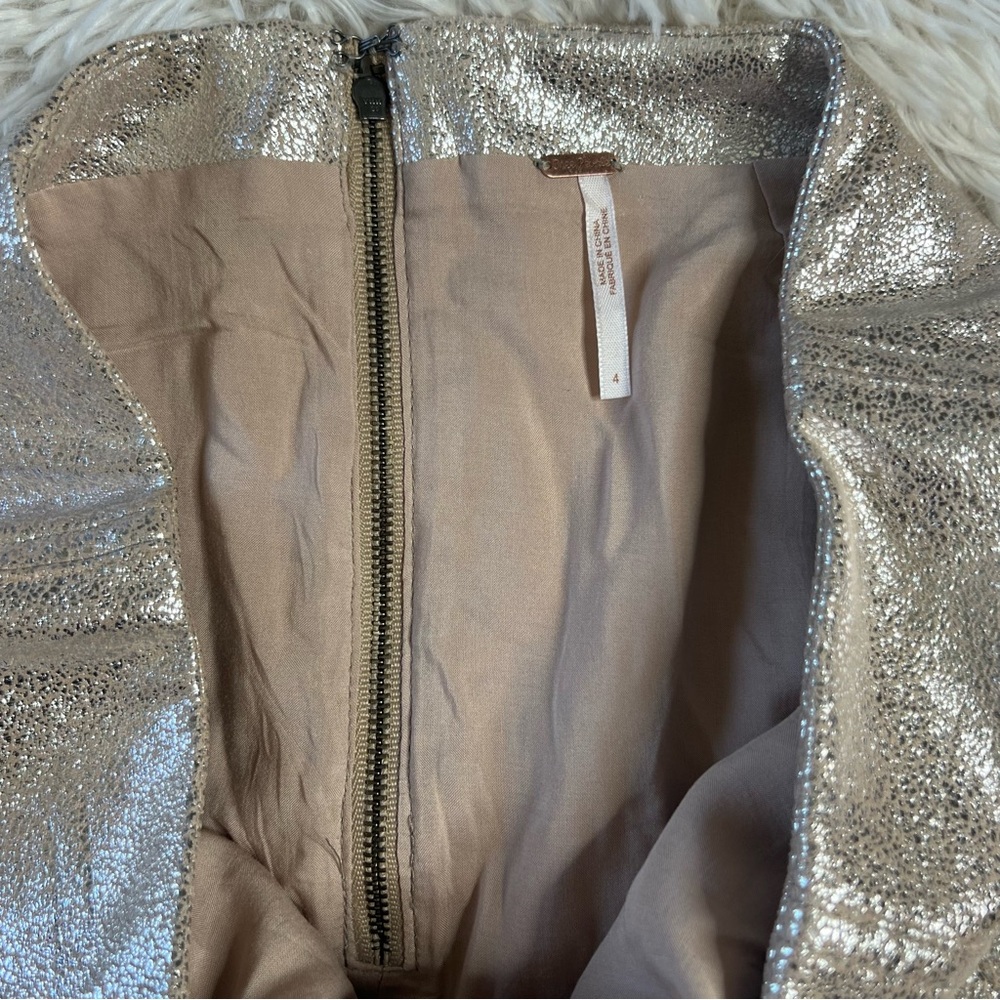 Free People Modern Femme metallic rose gold crackle suede mini skirt size 4 - Picture 8 of 11